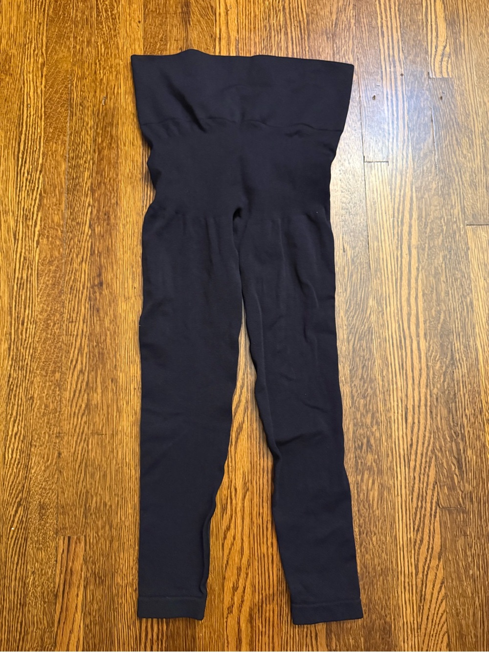 Black High-Waisted Scrunch Butt Lifting capri Leggings - Size S